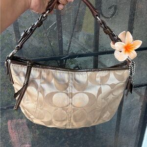RARE Vintage Coach Soho Tan signature C hobo bag